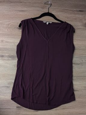 41 Hawthorn Sleeveless V-Neck Tank in Deep Plum